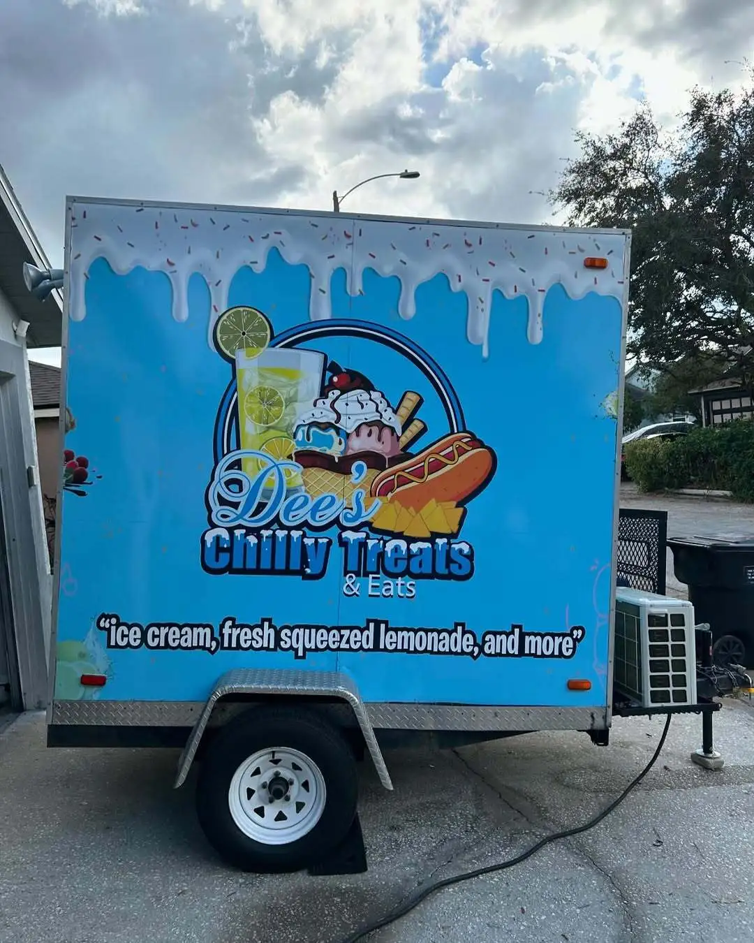 Food trailer offering catering services for events in Florida